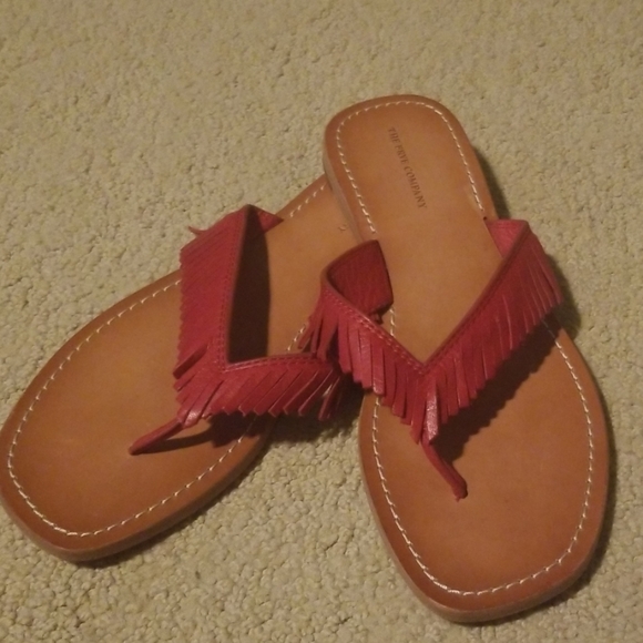 frye flip flops